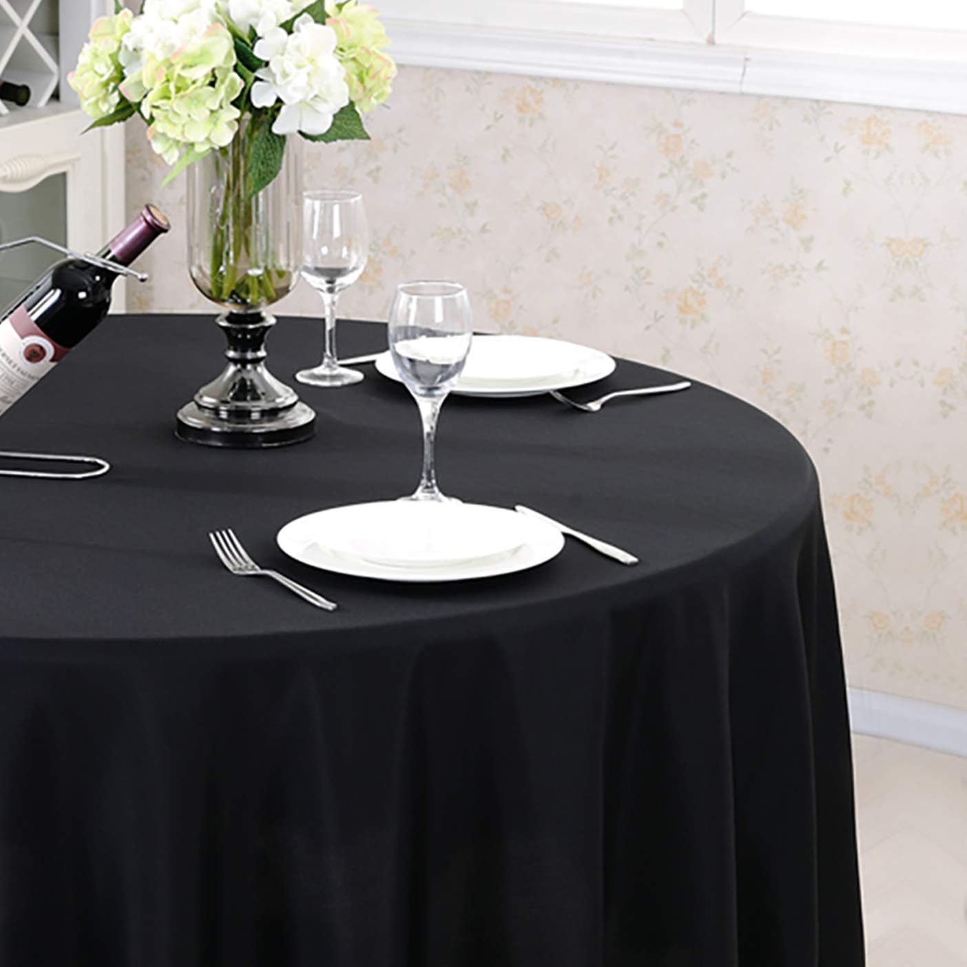 Surmente Black Tablecloth for Round Tables, 120-inch Round Table Cloths for Weddings, Banquets, or Restaurants
