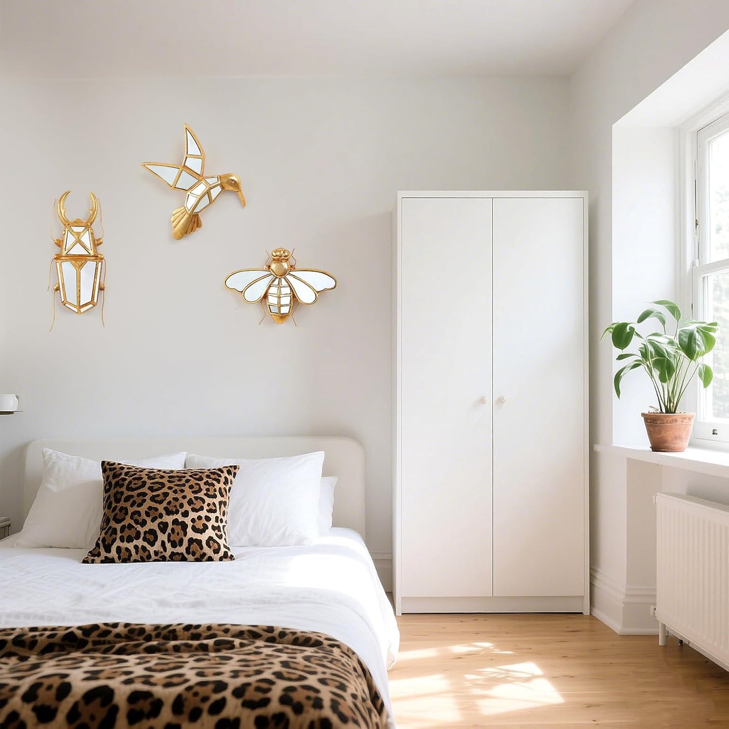 Vintage Wall Sculpture Animals Gold Bird Mirrors - Gold Resin Hummingbird and Glass Wall Decor, Perfect for Victorian and European Themed Homes