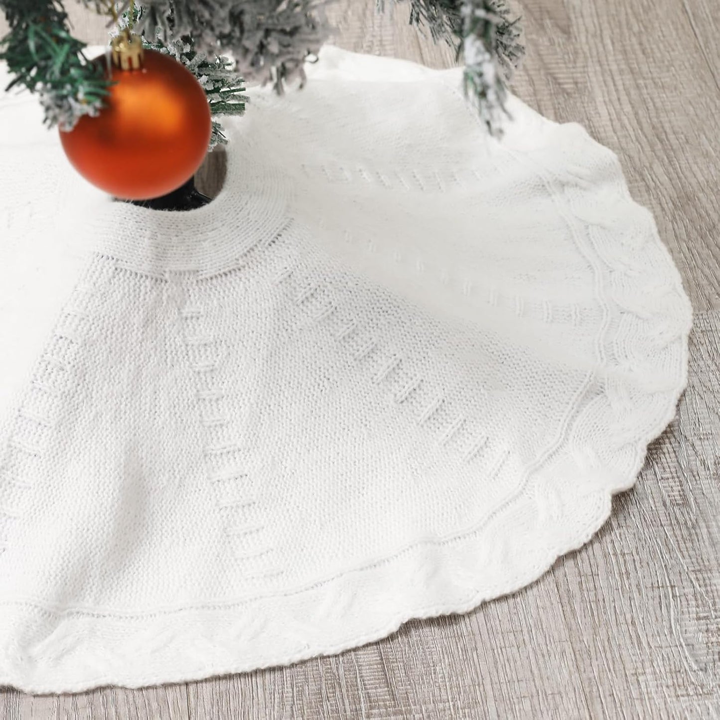 Mini White Tree Skirt,21 Inches Knitted Christmas Tree Skirt,Christmas Tree Decorations, Farmhouse Christmas Decor Xmas Holiday Home Party Decorations