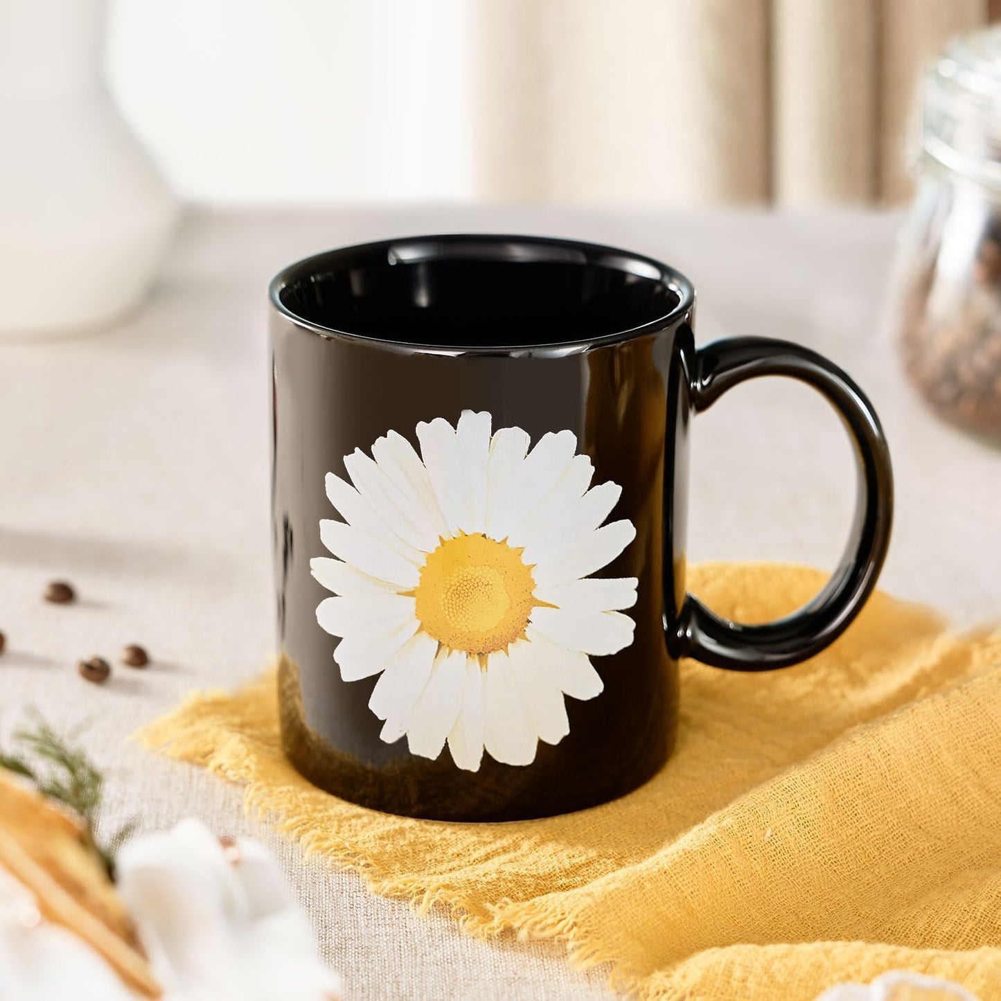 12Oz Daisy Black Ceramic Mug, Mug for Daily Coffee and Tea, Lead-free, Microwave and Dishwasher Safe Coffee Mug, Perfect gifts for women and men