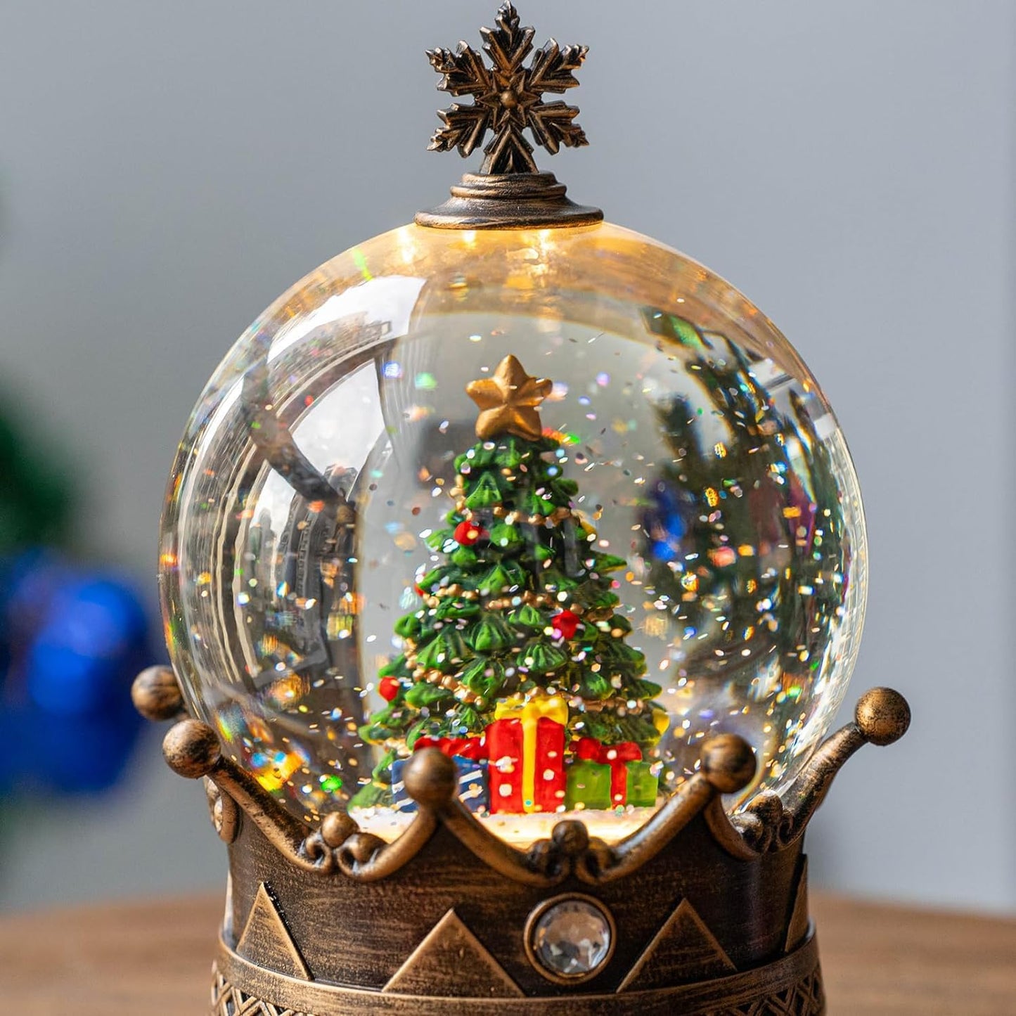 Christmas Snow Globe Lantern Water Glittering Christmas Tree Crown with Music, USB Lined/Battery Operated Lighted Lantern for Christmas Festival Decoration Gifts