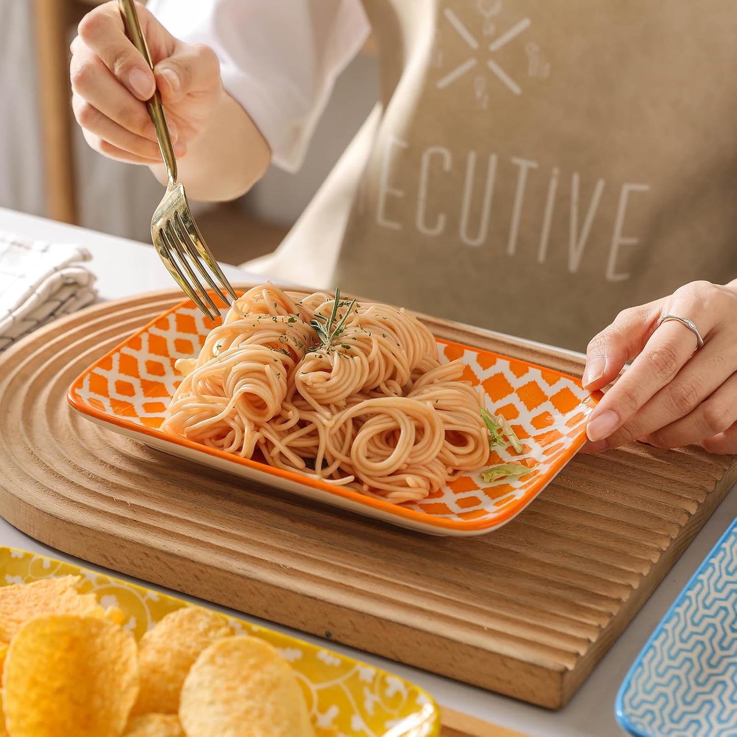 Selamica Ceramic Rectangular Salad Plates Set, Dinner Plate 9.4 Inch Dessert Plates for Party Entertaining, Small Serving Plates for Appetizers, Sushi, Fruit, Set of 4, Assorted Colors