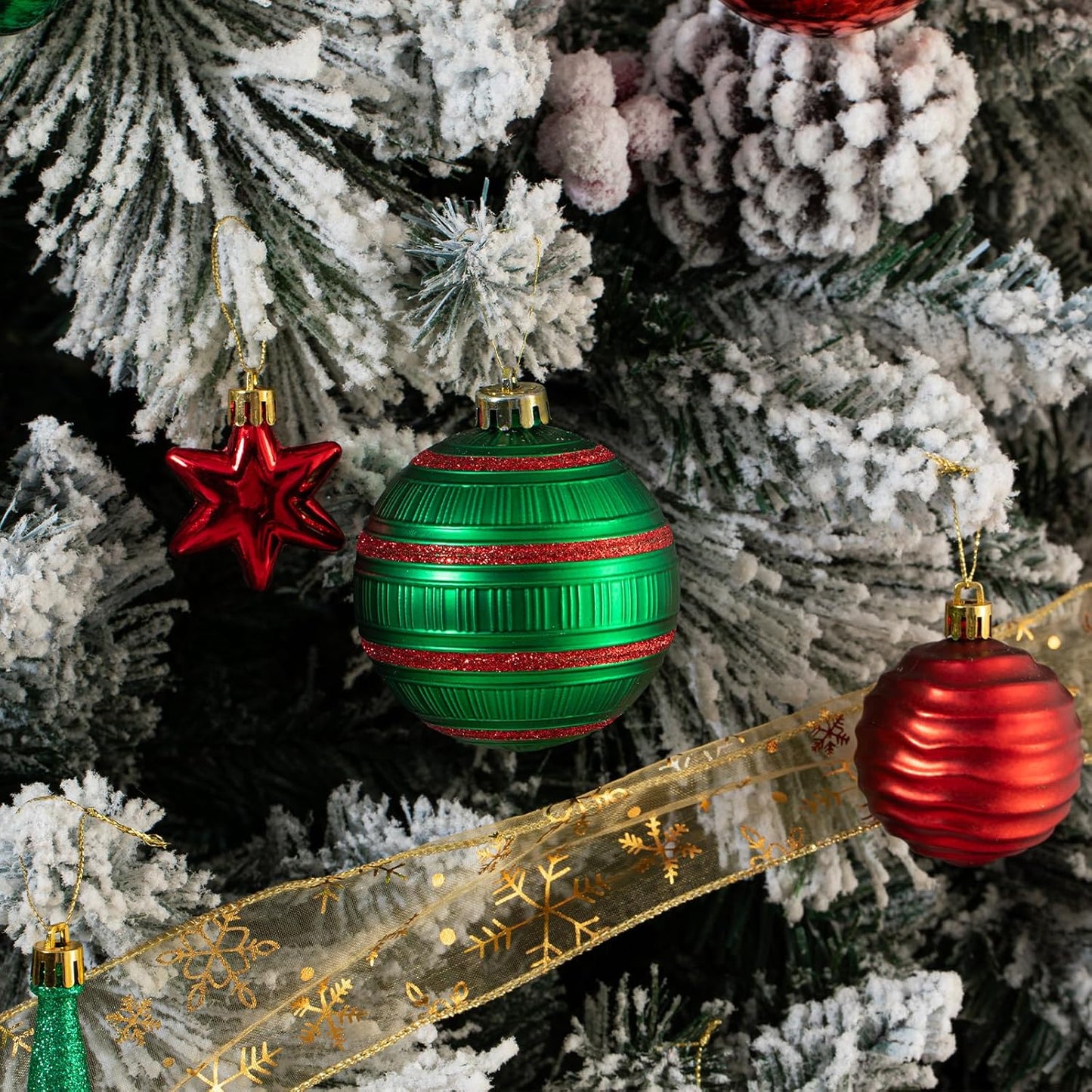150PCS Red and Green Christmas Ornaments, Shatterproof Christmas Ball Ornaments Set, Assorted Christmas Baubles Hanging Decorations for Xmas Tree Home Festival Party Wedding (Red & Green)
