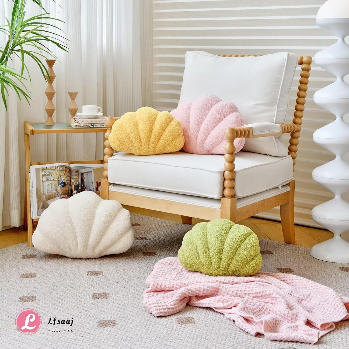 Seashell Throw Pillows, Shell Shaped Throw Pillows, 18 Inch Soft Home Decorative Pillow Plush Cushion for Bed Couch Living Sofa Room Decor Accent Throw Pillow (Beige 18Inch)