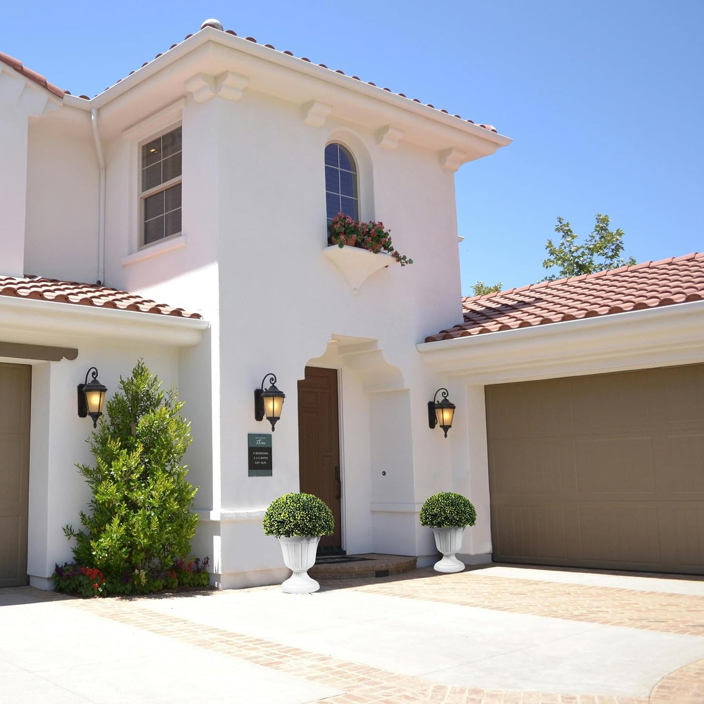 Sunnyglade 2 PCS 23”Artificial Plastic Boxwood Ball Tree，Faux Potted Decorative Topiary Plant，UV Resistant Fake Plant in Pot for Home Gate Indoor Outdoor Patio Office Decor